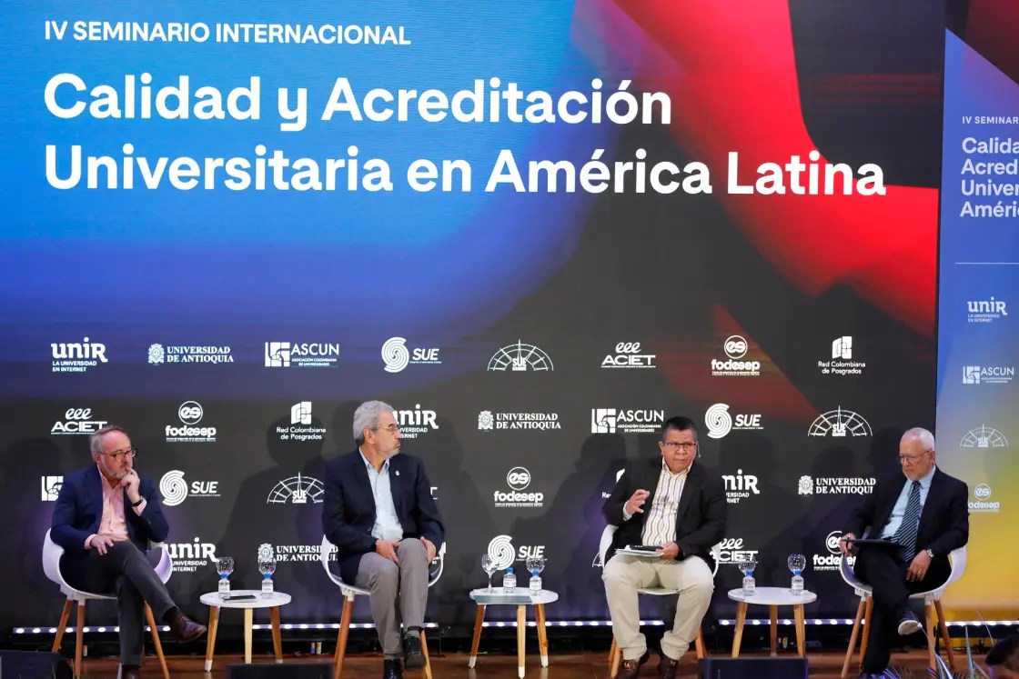 Expertos iberoamericanos alertan sobre el peligro de suplantación del estudios por la IA