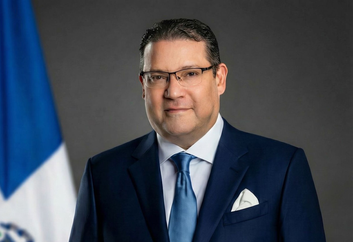 Luis Abinader designa a Eduardo “Yayo” Sanz Lovatón como ministro de Industria, Comercio y Mipymes