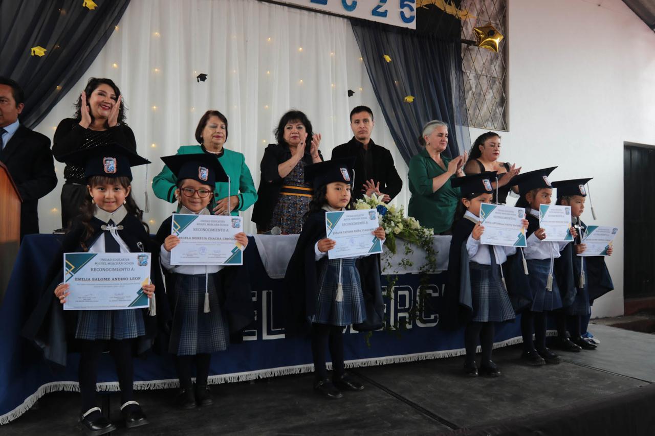 Graduación en Unidad Educativa “Miguel Merchán” y clausura de año 2024-2025