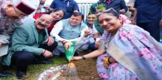 Uttarakhand News: मुख्यमंत्री पुष्कर सिंह धामी ने ‘एक पेड़ मां के नाम’ अभियान के तहत किया पौधरोपण, लोगों से की ये खास अपील….
