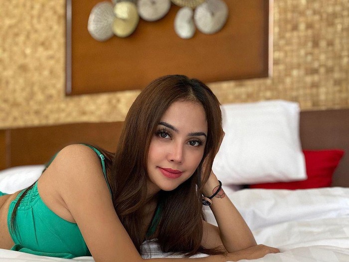 Bukan Penyuka Sesama Jenis, DJ Joana: Aku Butuhnya yang Panjang-panjang –  FAJAR