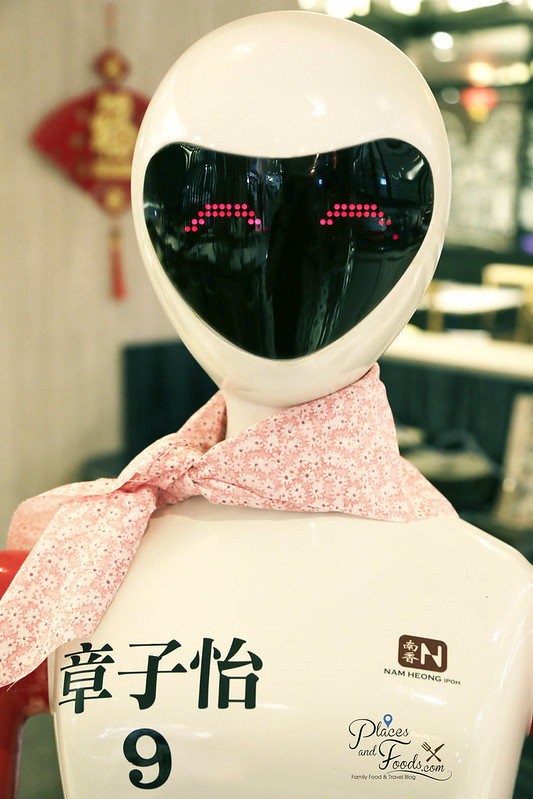 Nam Heong Ipoh Employs Robot Helpers In Malaysia