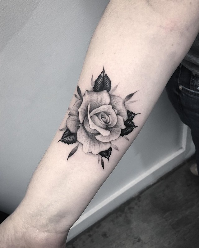 Tatuajes De Rosas Para Darte Fuerza Y Energía - Mini Tatuajes 799_x_640_jpg