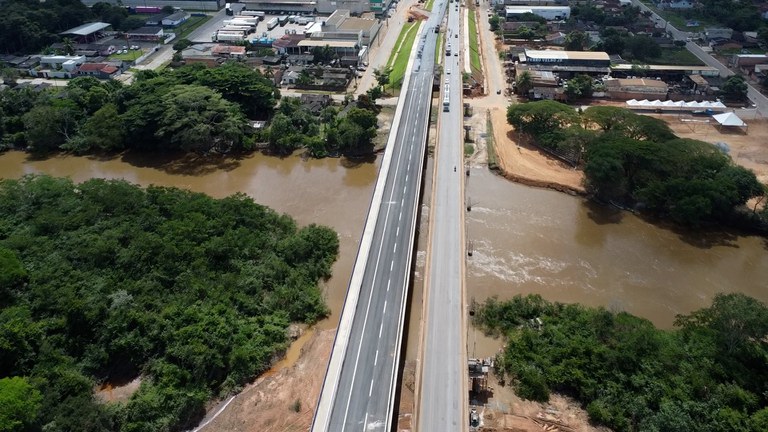 Ministro George Santoro entrega ponte sobre o Rio Candeias e assina ordens de serviço para obras nas BRs 364 e 429 em Rondônia Ministro George Santoro entrega ponte sobre o Rio Candeias e assina ordens de serviço para obras nas BRs 364 e 429 em Rondônia