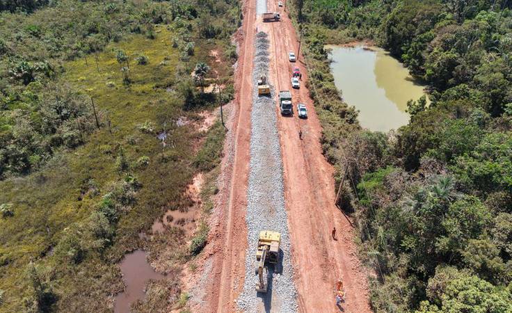 Governo Federal confirma início das obras do “trecho do meio” na BR-319, que liga Rondônia ao Amazonas Governo Federal confirma início das obras do “trecho do meio” na BR-319, que liga Rondônia ao Amazonas