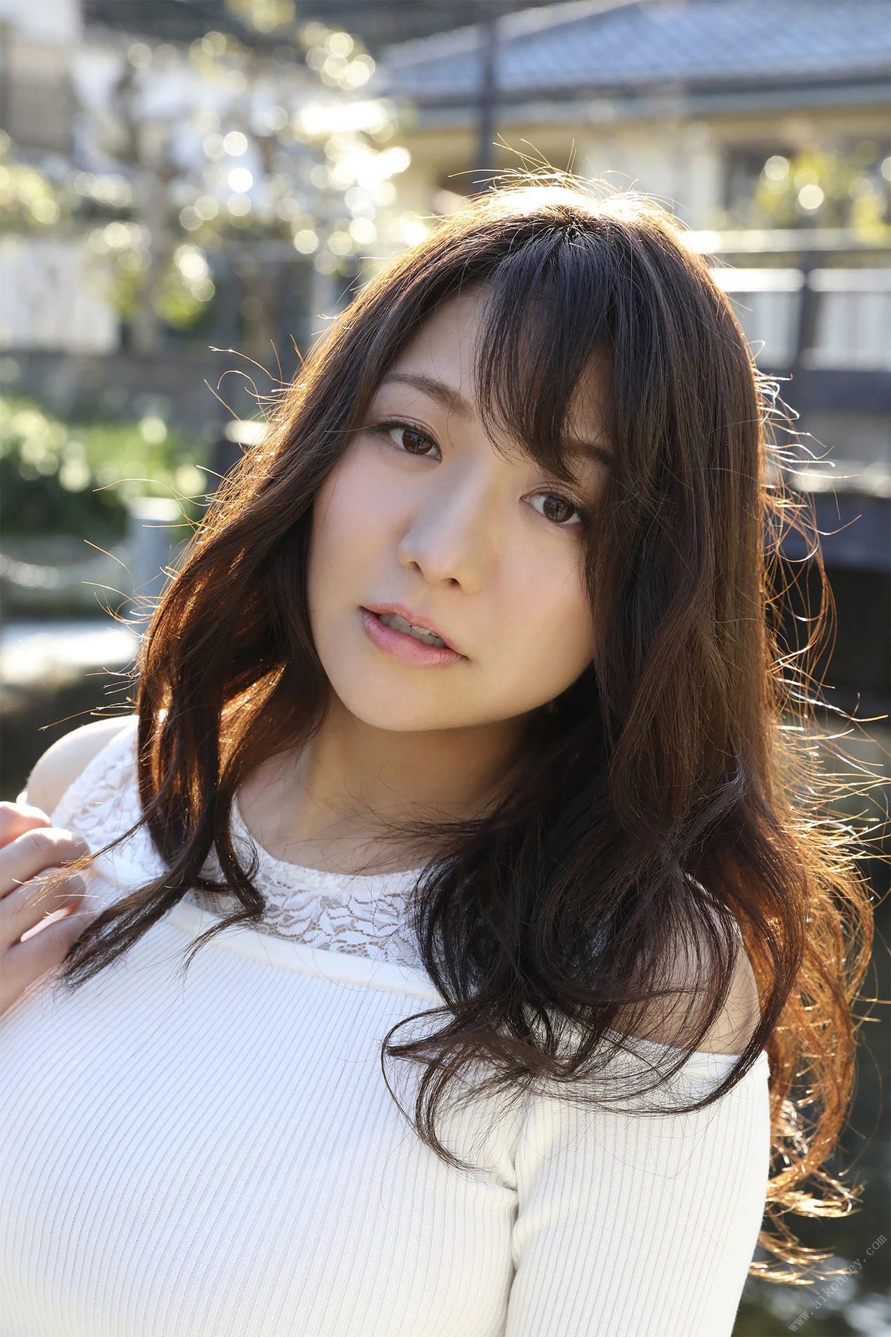 藤崎里菜] 白嫩美乳邪惡露出好魅惑人心(23 Photos) – CosBlay