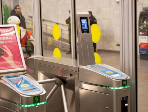 В метро Петербурга допустили бесплатный проезд для всех пассажиров при одном условии