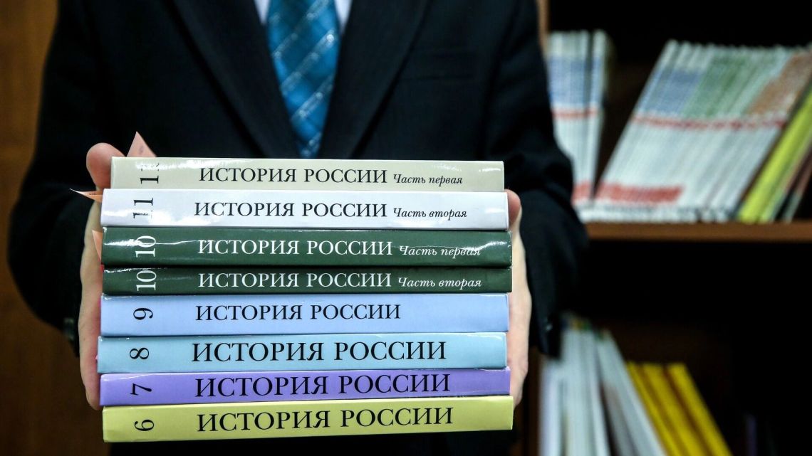 Российских учителей заново научат преподавать школьникам историю «по Мединскому»