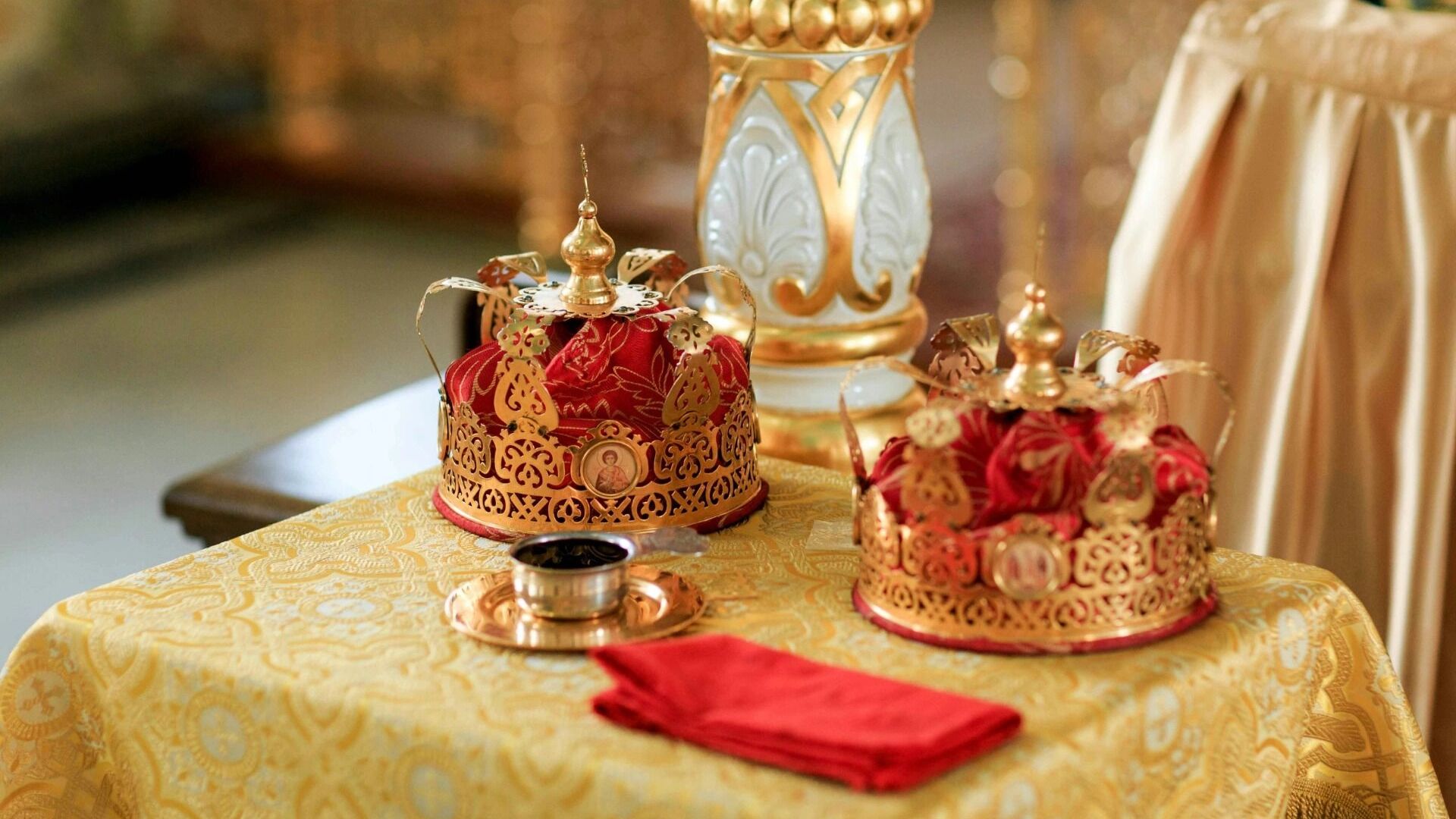 От принцессы-беглянки до собаки-маршала авиации. Самые громкие королевские скандалы От принцессы-беглянки до собаки-маршала авиации. Самые громкие королевские скандалы