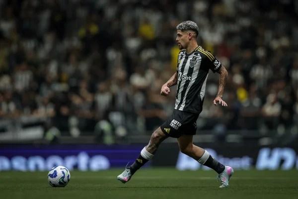 Com desfalques e poupados, Atlético e Corinthians empatam sem gols