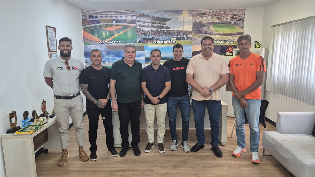 João Azevêdo recebe Projeto de Lei que promete transformar o esporte na Paraíba