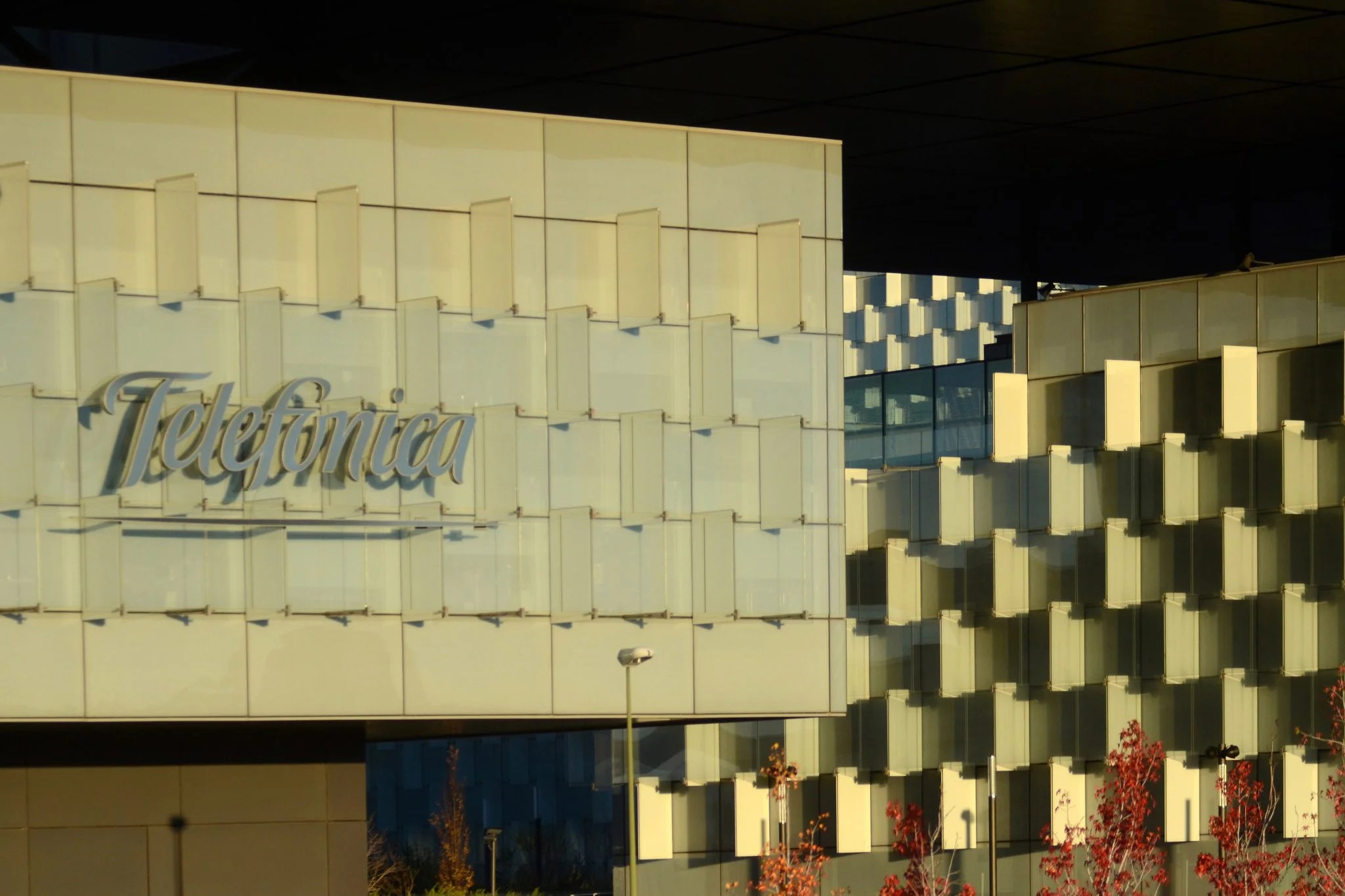 Telefónica completa la compra de los activos móviles de Oi en Brasil
