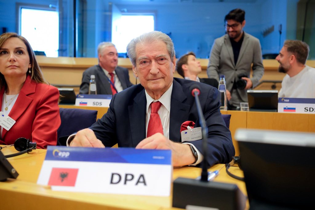 Berisha në Asamblenë Politike të PPE: Shqipëria, në një situatë të vështirë! Kemi fakte për lidhjen e shtetit me kartelet e drogës