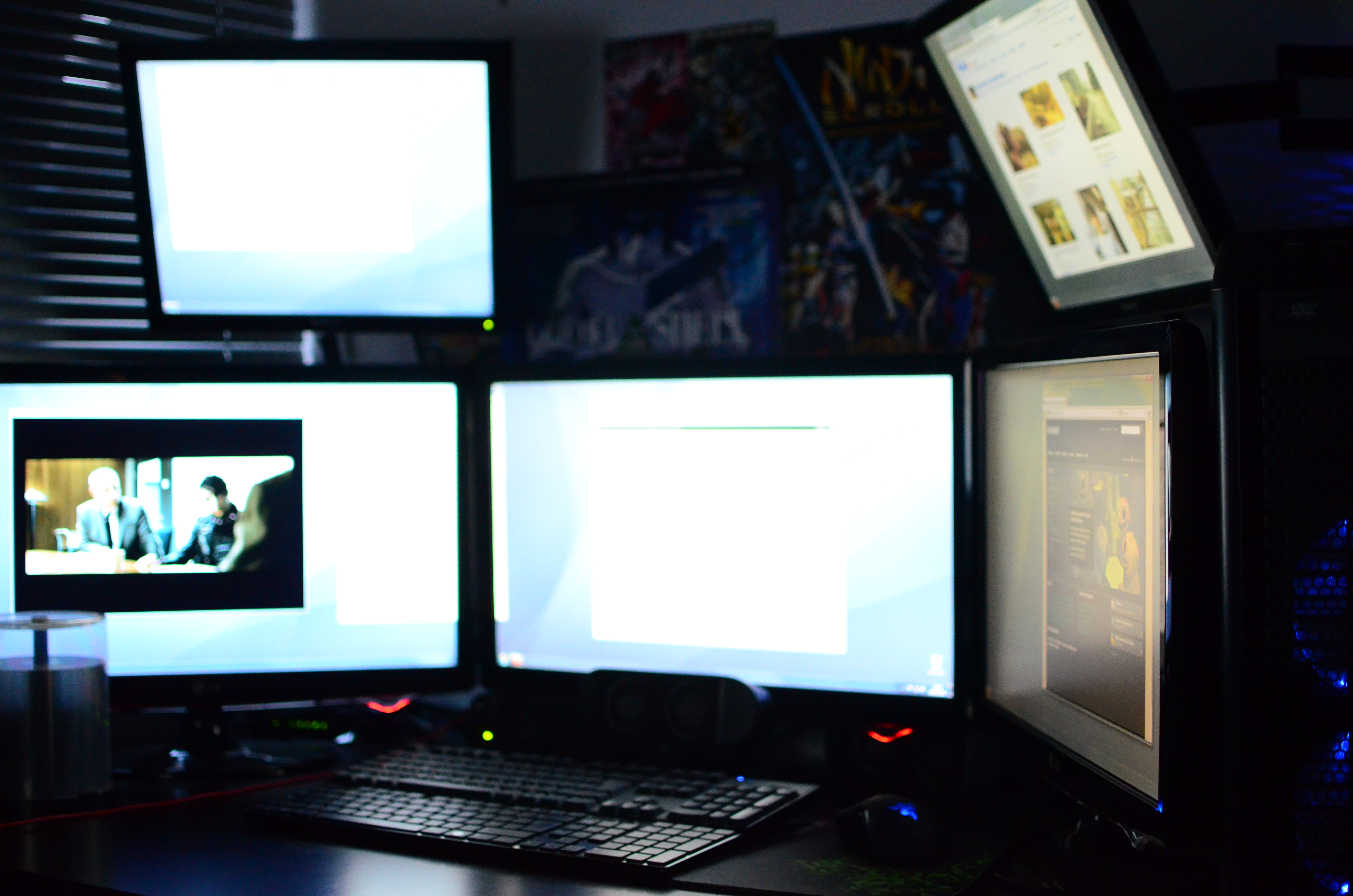 Wallpaper : kamar, Batman, kantor, pemrograman, teknologi, animasi, tech,  Studio, Matriks, meja tulis, kerja, kutu buku, tugas, judi, multimedia,  memperlengkapi, pc, perangkat display, peralatan elektronik, komputer  pribadi, display panel datar, layar …