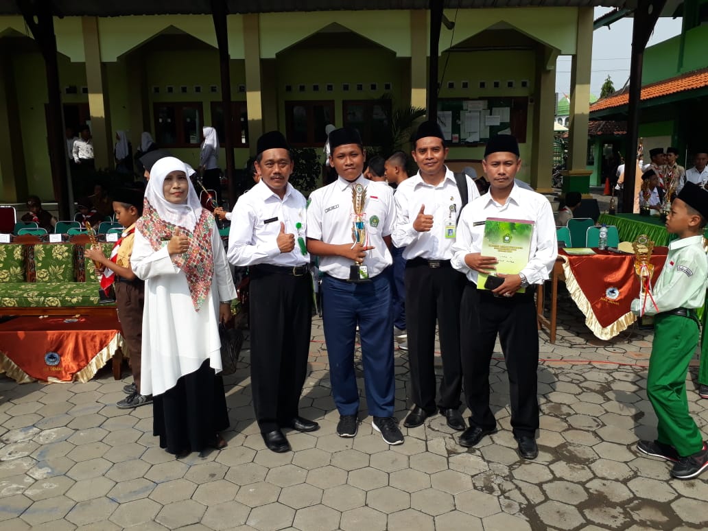 Literasi Buku Fiksi dan Non Fiksi – Padepokan Ghereh