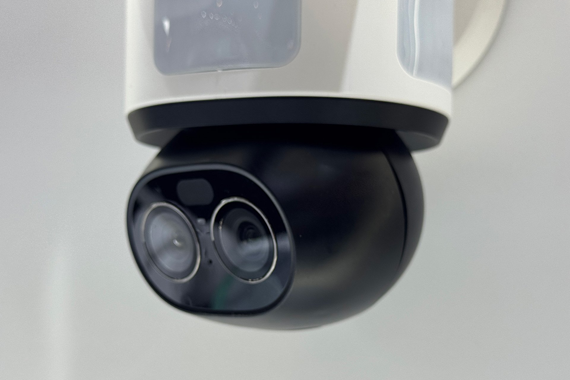 Reolink’s New Floodlight Camera Uses Sensors and AI to Detect Where It Can’t See Reolink’s New Floodlight Camera Uses Sensors and AI to Detect Where It Can’t See