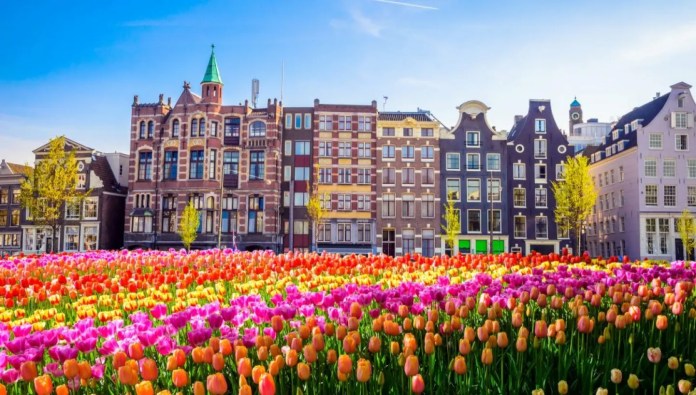 Stunning Spring Vacation Spots for World-Traveling Moms