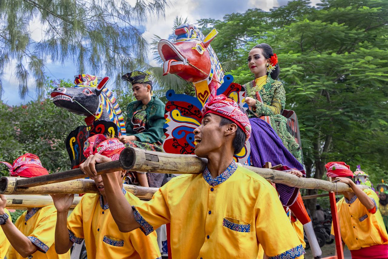 Memahami Tradisi Melukat Dari Suku Sasak