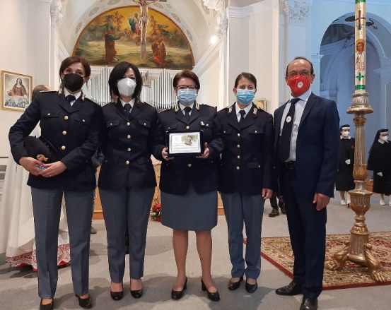 Lamezia Terme, Il Premio “Mamma Dell'anno” Al Commissario Maria Gaetana Ventriglia - Gazzetta Del Sud 439_x_553_jpg