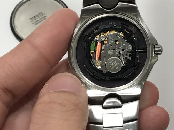 Remplacement de la batterie de la montre Citizen Ecodrive - Tutoriel de  réparation iFixit