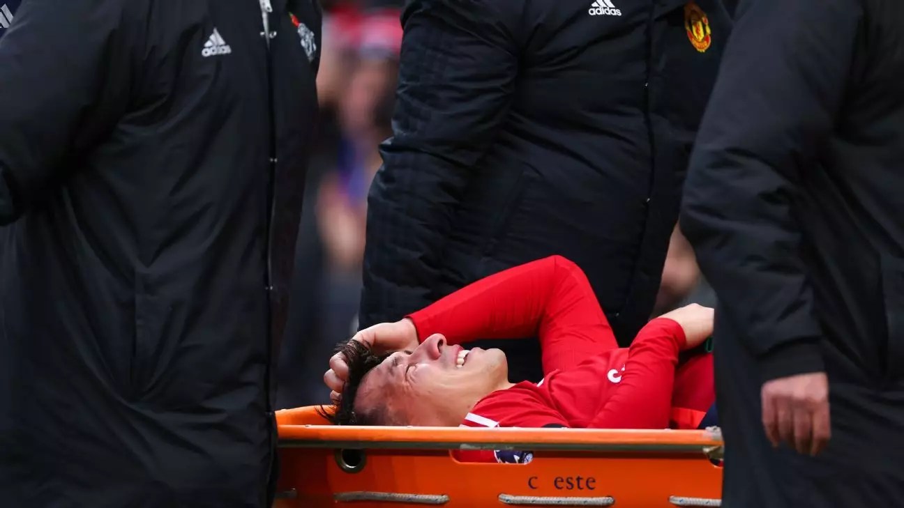 Lisandro Martínez’s Injury: A Setback for Manchester United and Argentine Football