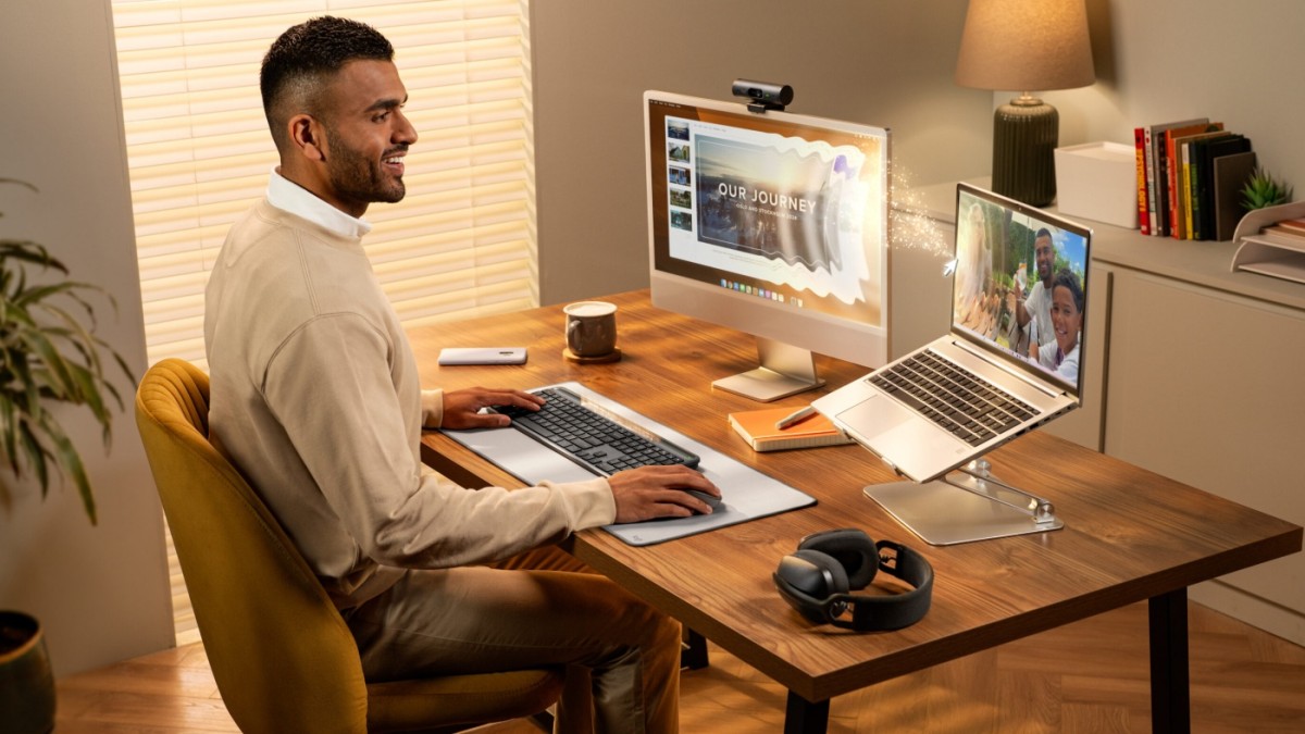 Logitech Rilis Keyboard Signature Slim Solar+ K980, Ditenagai Cahaya Tanpa Perlu Isi Daya Logitech Rilis Keyboard Signature Slim Solar+ K980, Ditenagai Cahaya Tanpa Perlu Isi Daya