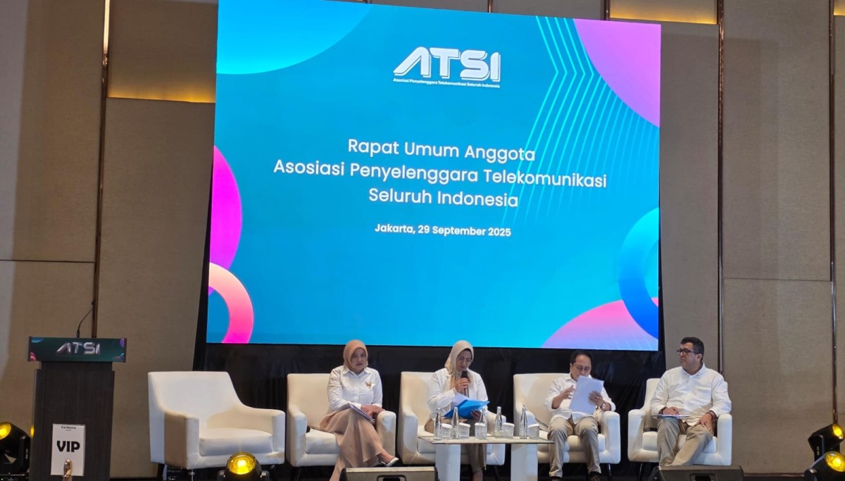 Dirut Telkom Dian Siswarini Pimpin ATSI, Siap Percepat Konvergensi Telekomunikasi Dirut Telkom Dian Siswarini Pimpin ATSI, Siap Percepat Konvergensi Telekomunikasi