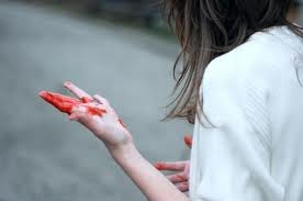 18 Penyebab Muntah Darah pada Orang Tua dan Anak - HaloSehat