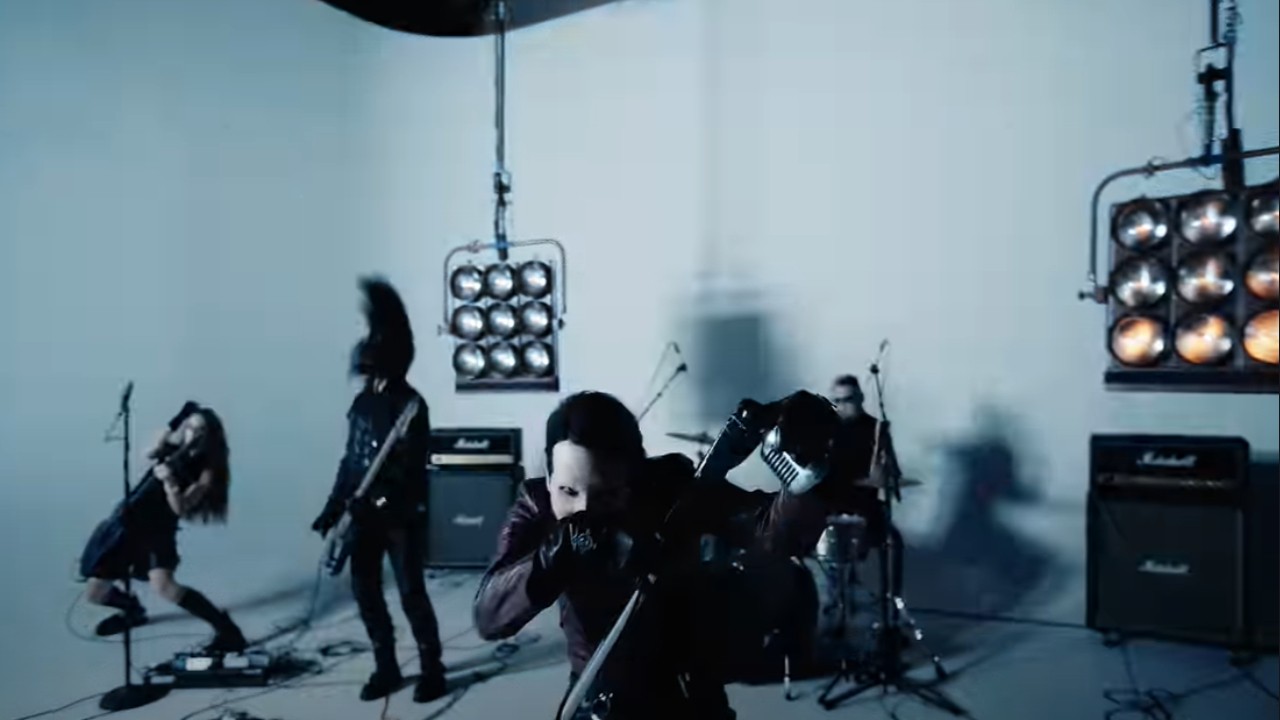 Raise The Red Flag 和訳付】Marilyn Mansonの歌詞で英語学習 | 英検四級のくせに海を渡る