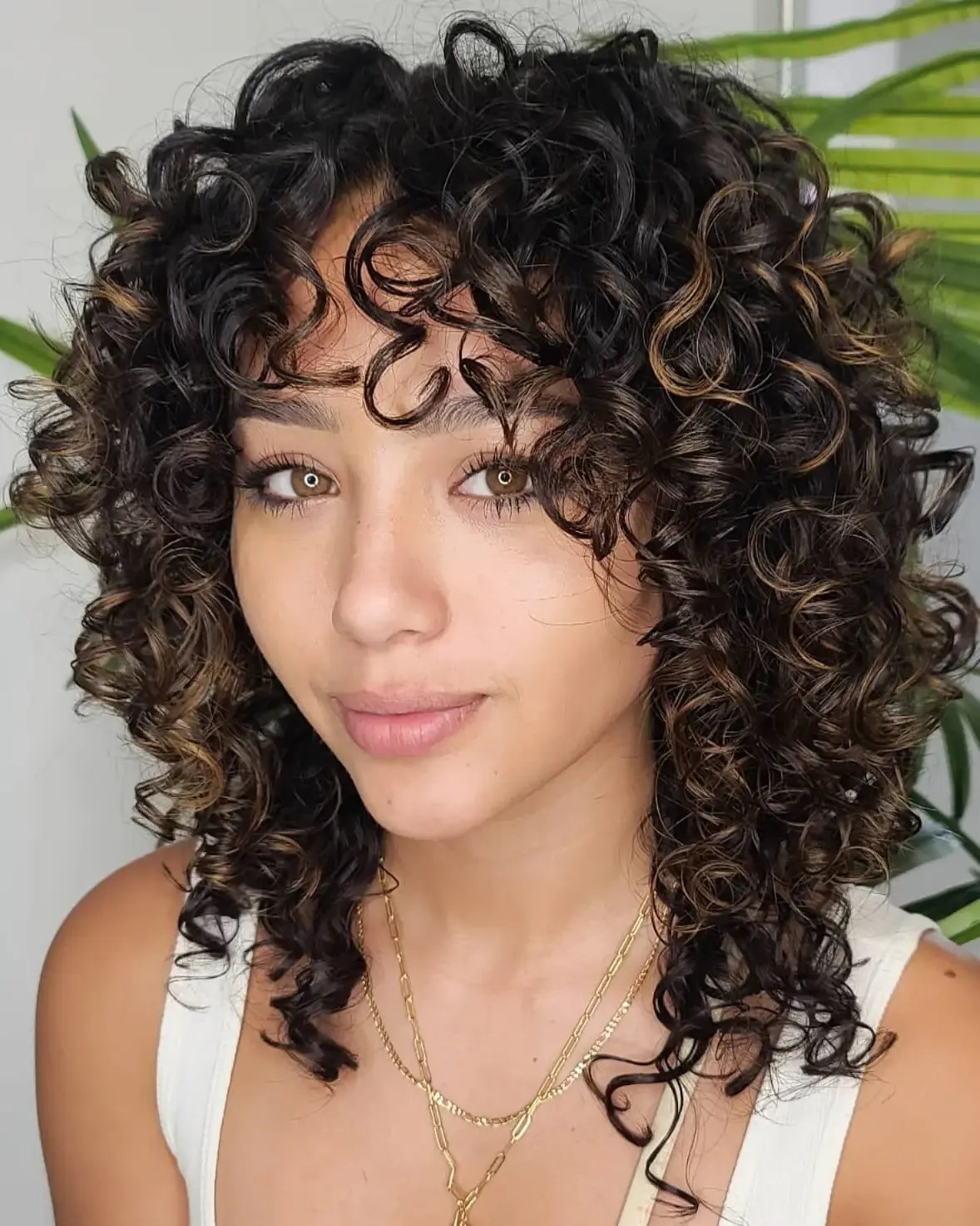 kıvırcık saç kesimi nasıl olmalı