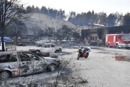 Istražuje se uzrok požara u Omišu, četvero ozlijeđenih i dalje na respiratoru – Hrvatski Medijski Servis