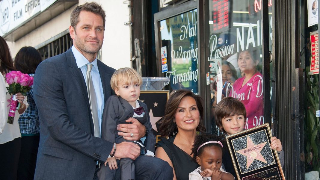 Familia de Mariska Hargitay y Peter Hermann: ver fotos de los actores y sus hijos