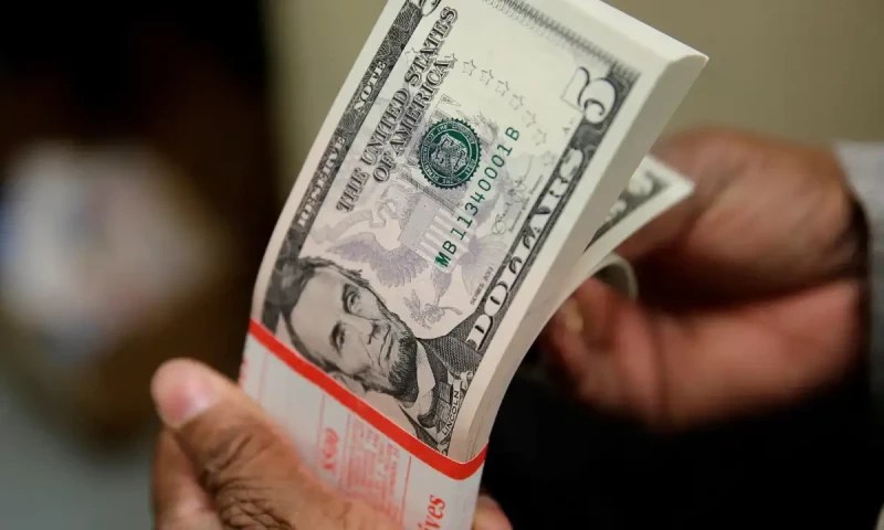 ایک مہینے میں ترسیلات زر میں 3.2 ارب ڈالرز کا اضافہ، نیا ریکارڈ قائم