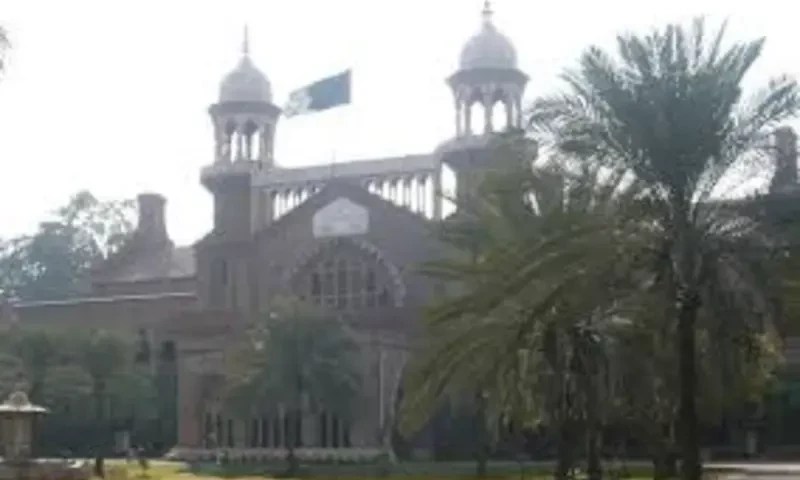 لاہور ہائیکورٹ، حکومت کی جانب سے اسموگ کے باعث لگائی گئیں پابندیوں میں نرمی پر تشویش کا اظہار –