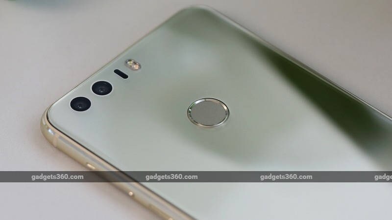 Five best camera phones priced less than Rs 30,000
