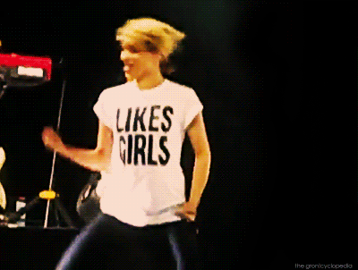Taylor Swift - Part Iv - Page 76 - 302_x_400_gif