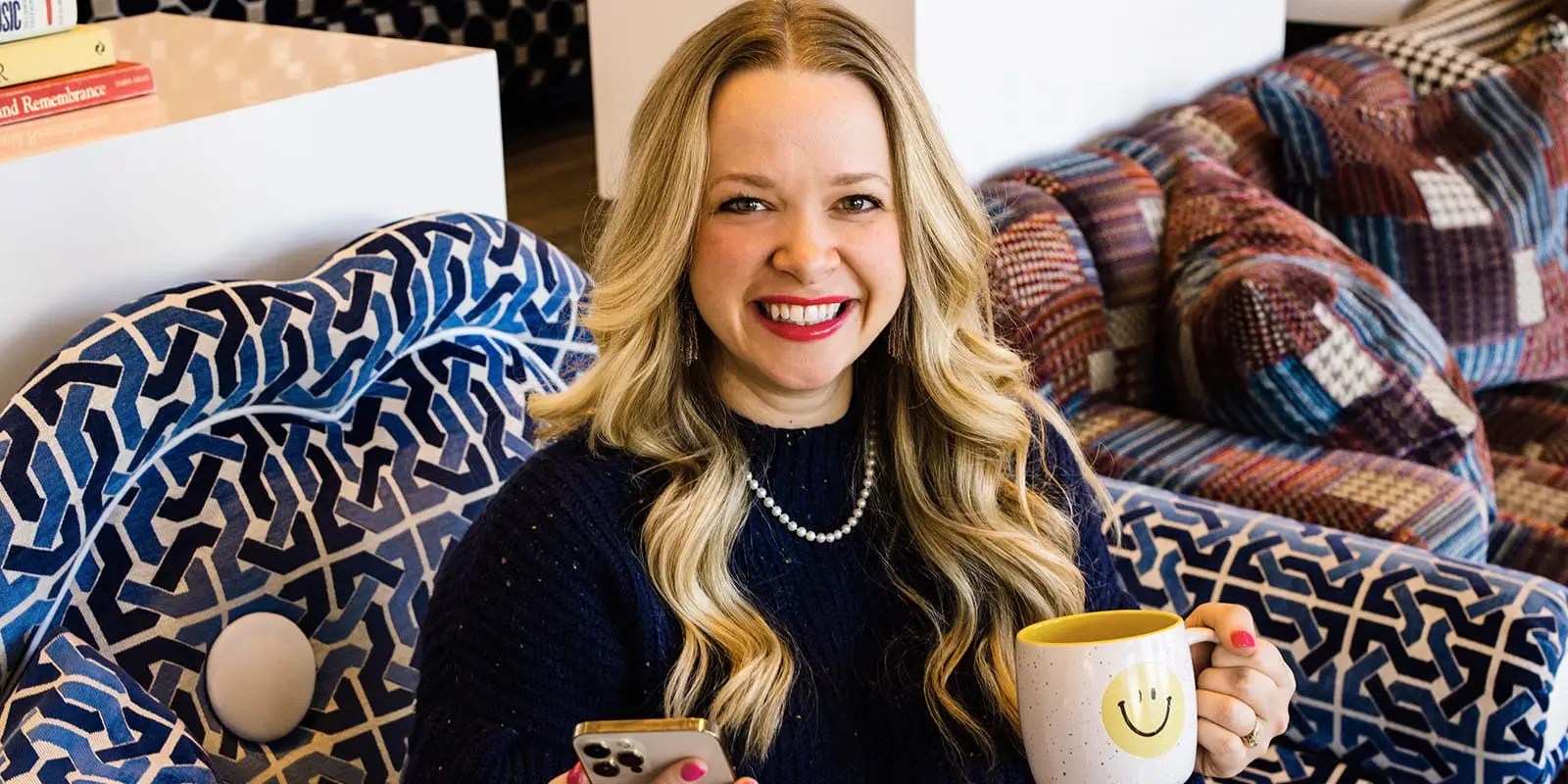 أنا استأجر مساعدًا منزليًا لمساعدتي مع أطفالي