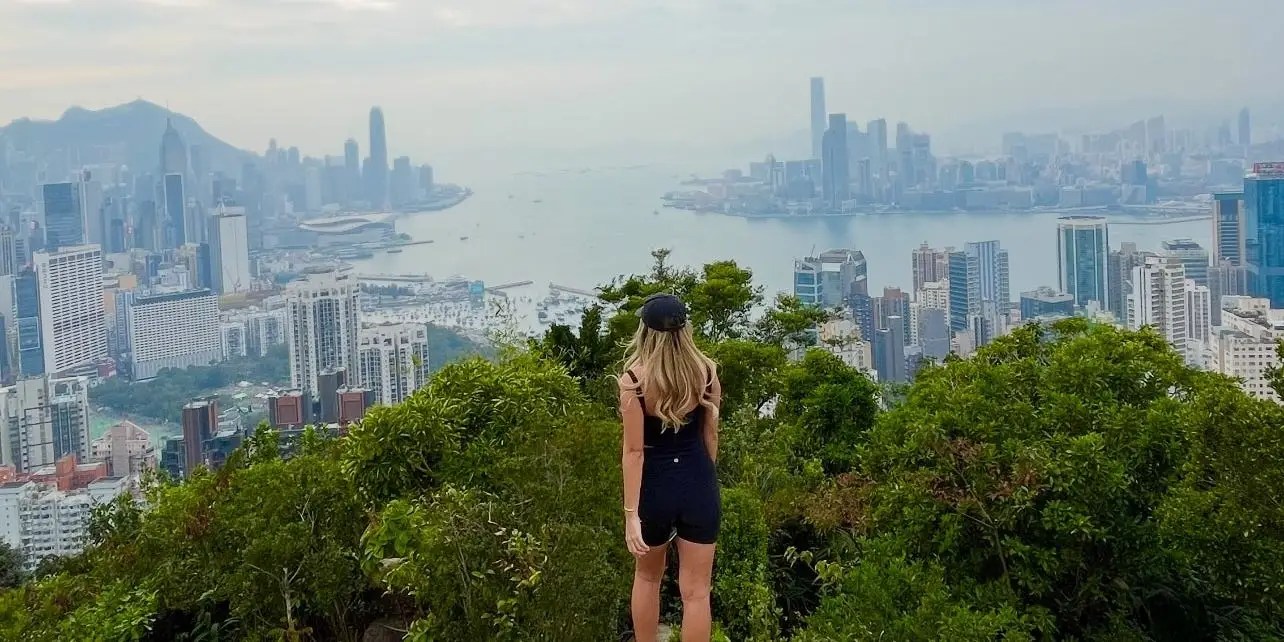 انتقلت إلى المنزل بعد 7 سنوات كمغترب في هونغ كونغ. لقد كان صعبًا