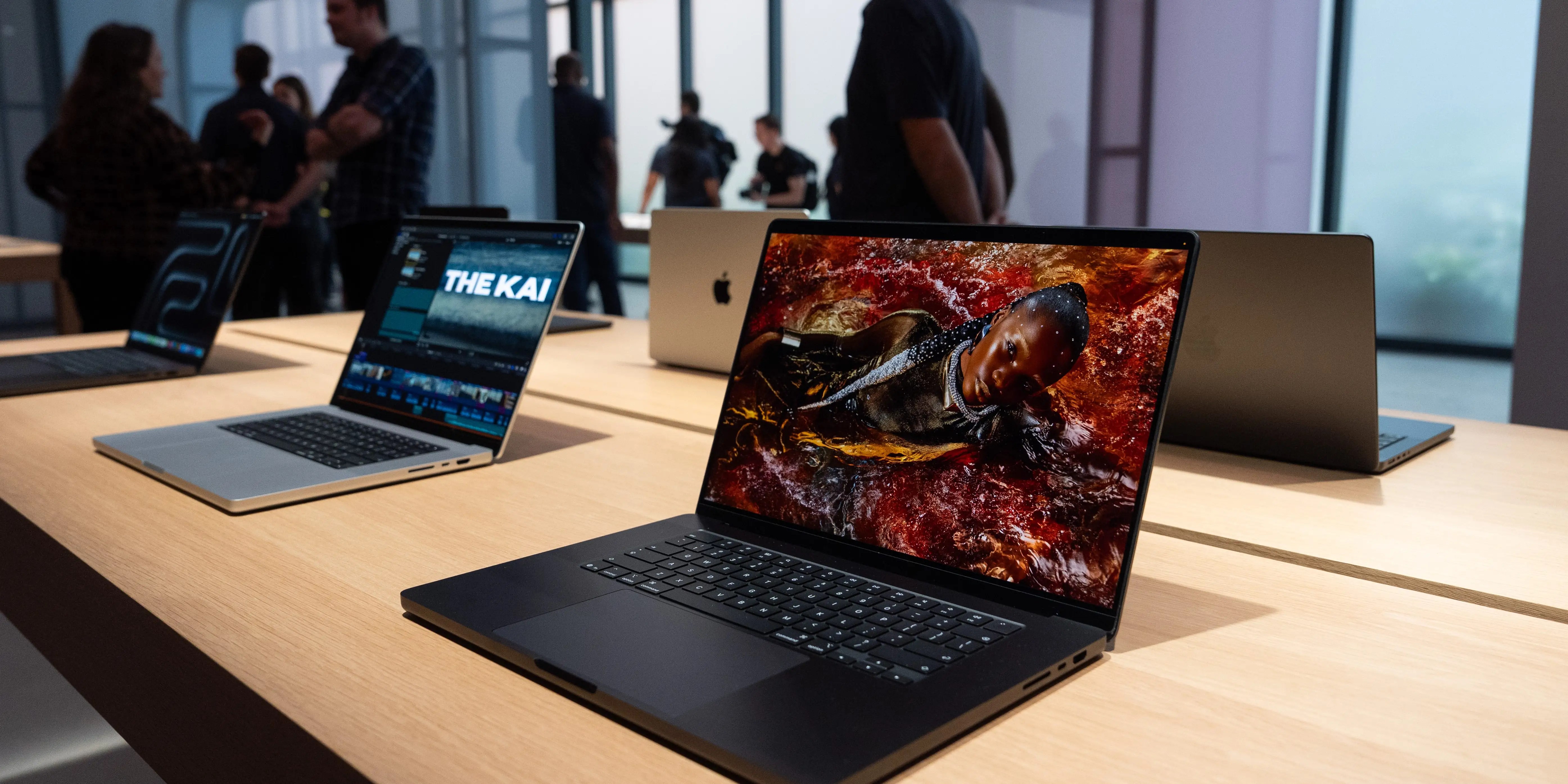 Tim Cook warns Apple may raise prices on memory
