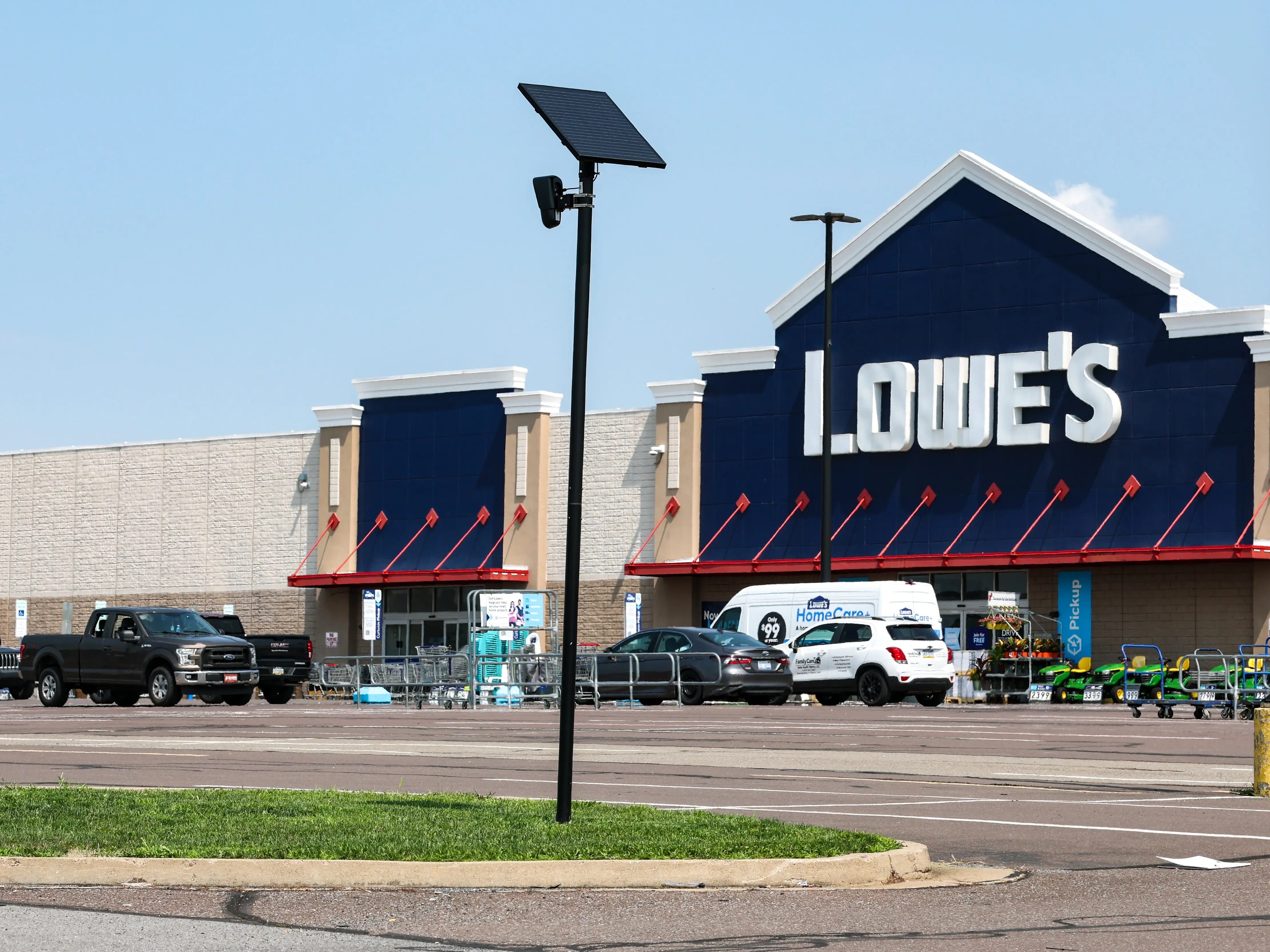 Influencers With 46M Followers Urge Home Depot, Lowe’s to Drop Flock