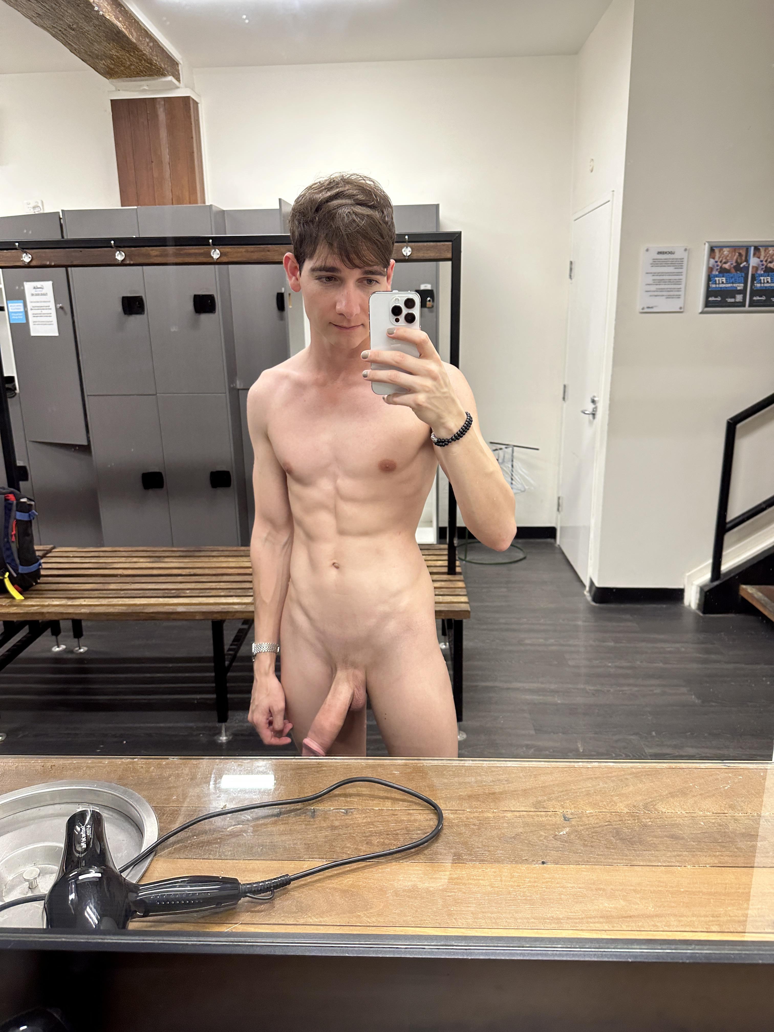 Drying off naked in the locker room. Would you mind? : rPublicBoys Mens locker room nude