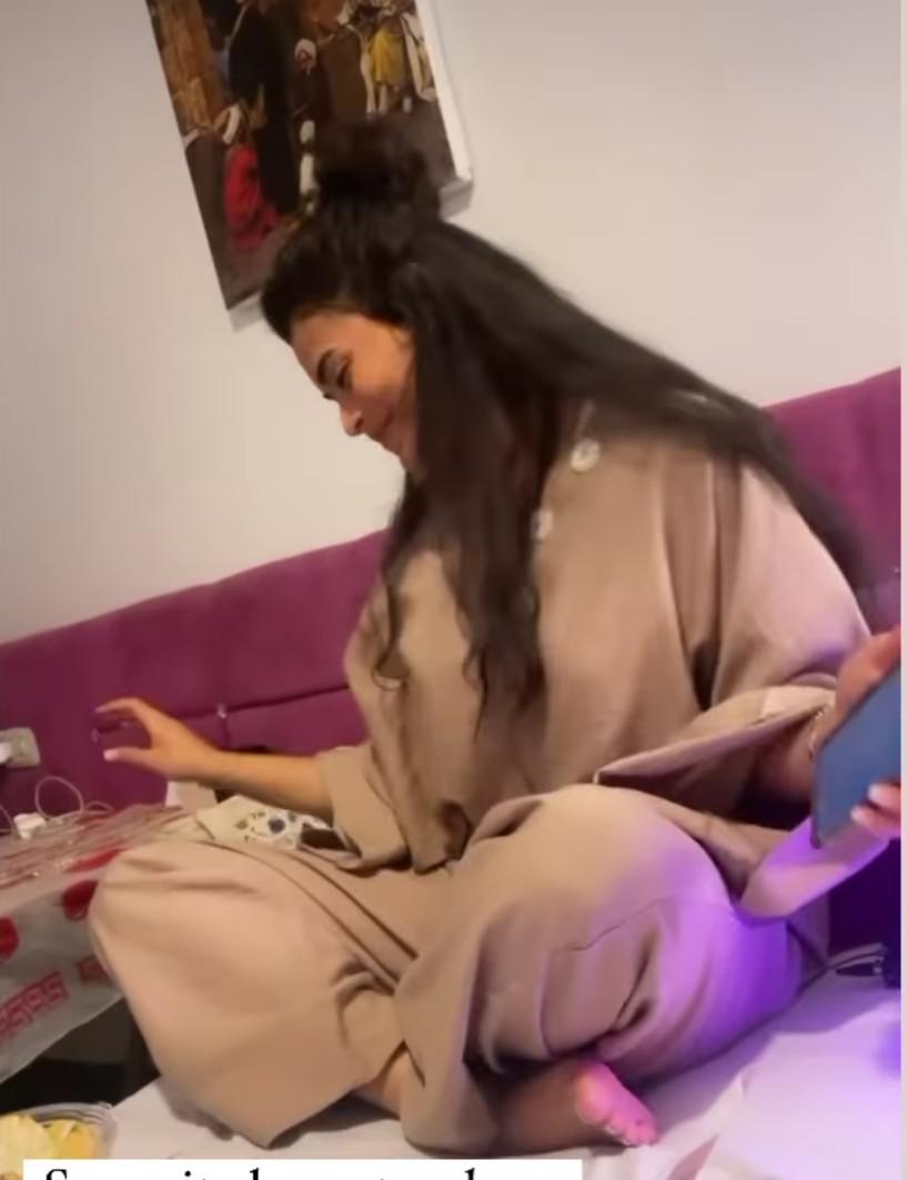 اسماء جلال feet