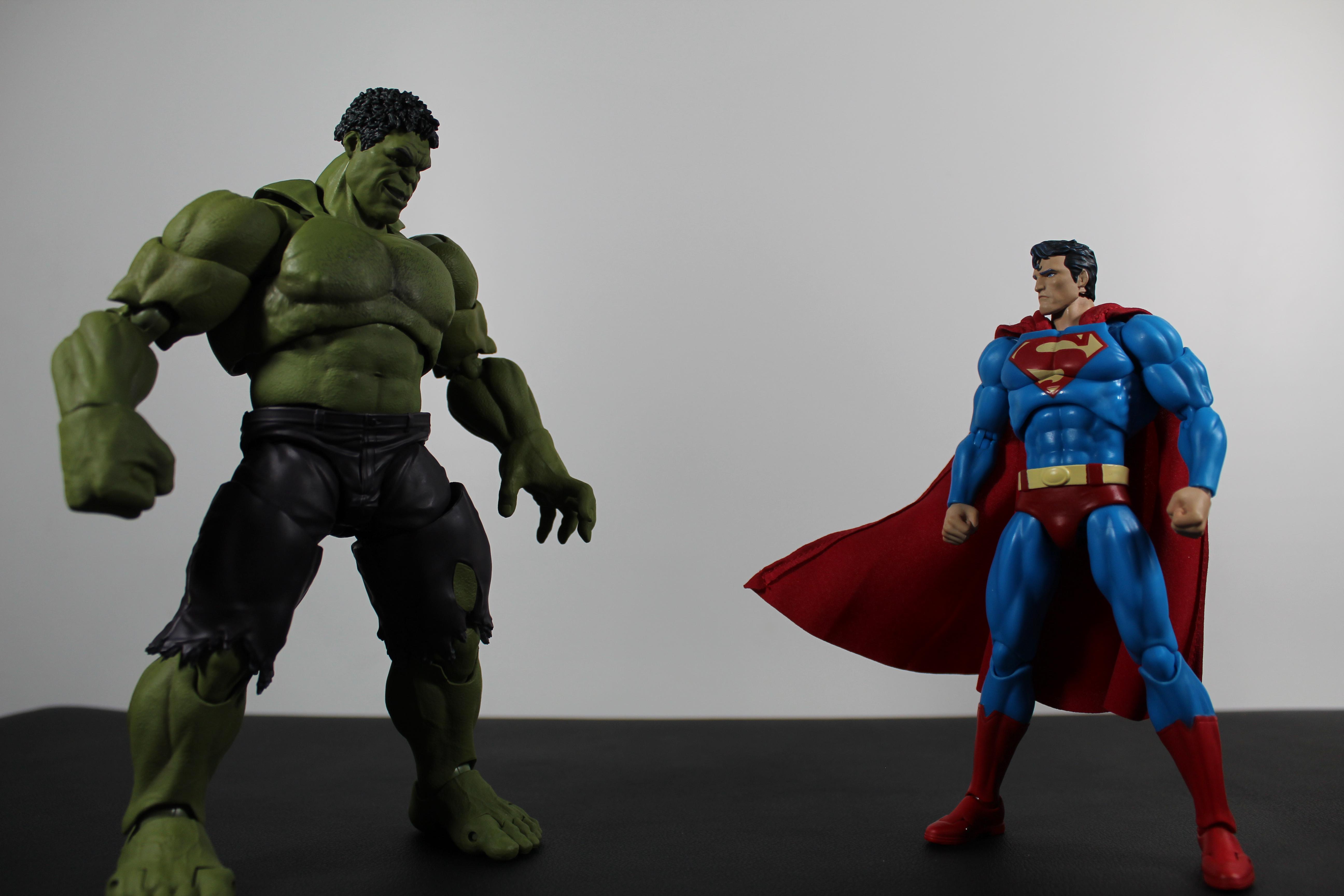 Hulk Vs Superman Actionfigures