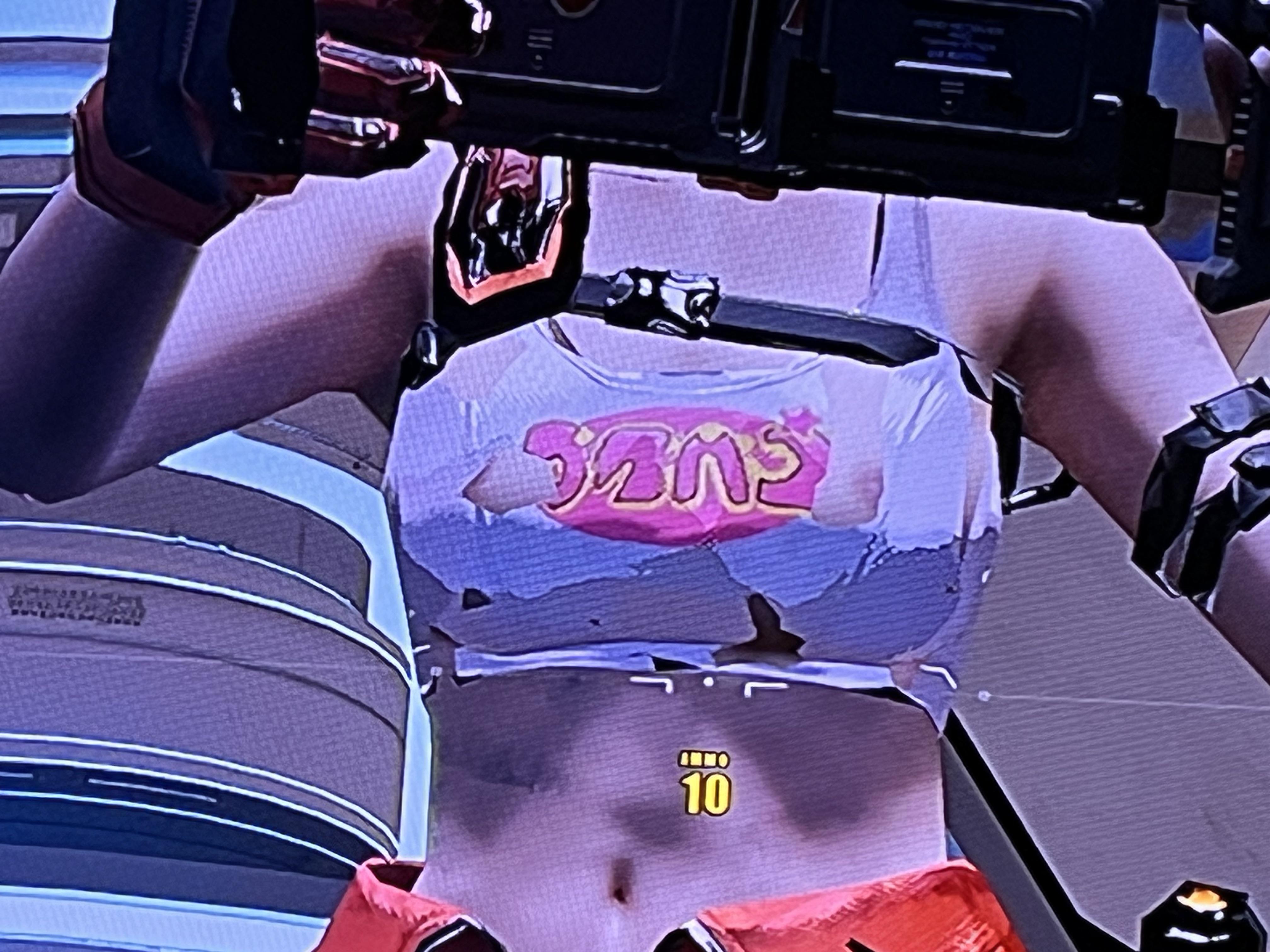 Model clipping through clothing for Nitro : rPlayFragPunk