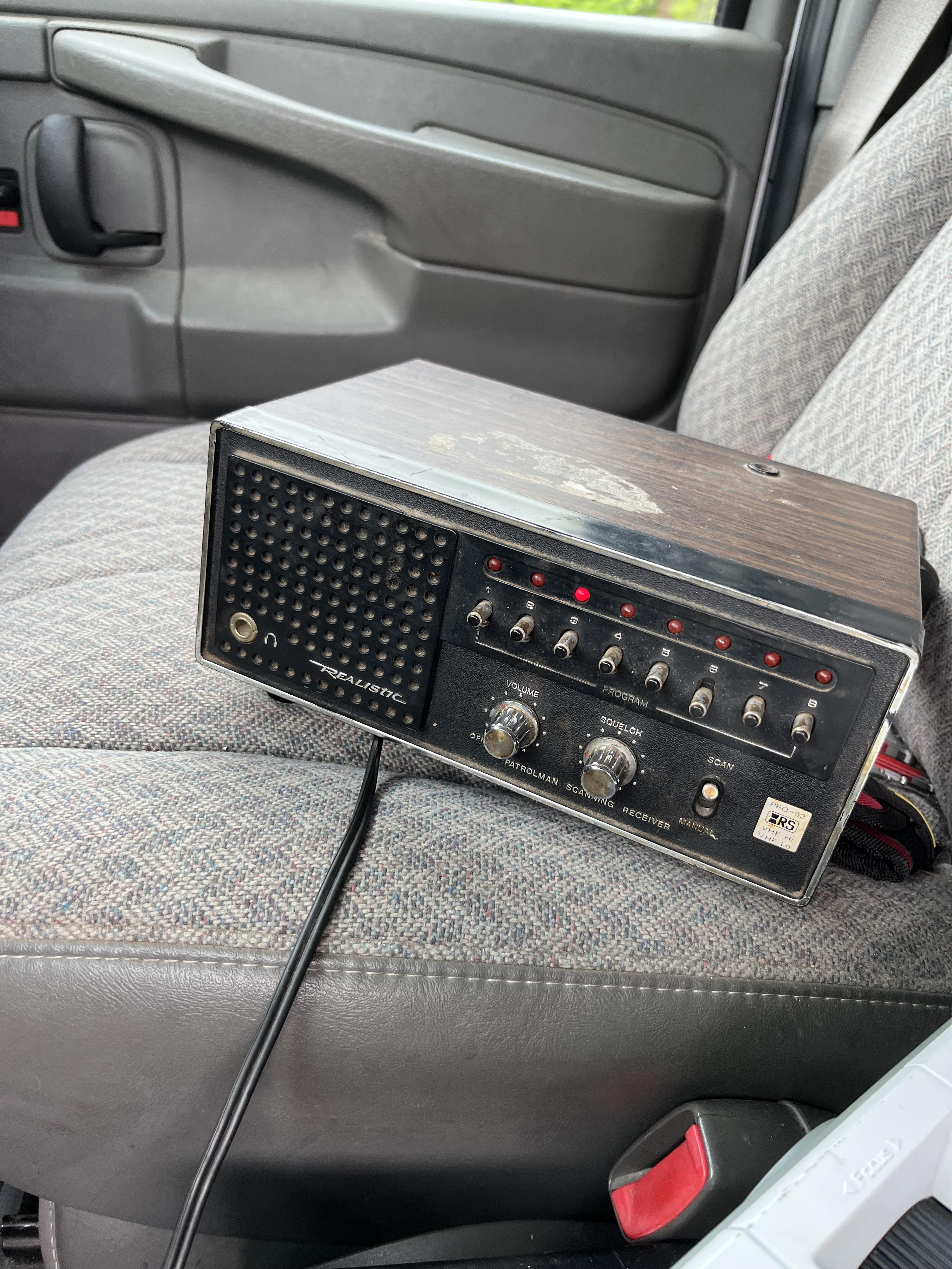 How do I use this to scan local emergency frequencies? Scan turned up nothing.. do I need an antenna ? : rHamRadio What frequency is police radio