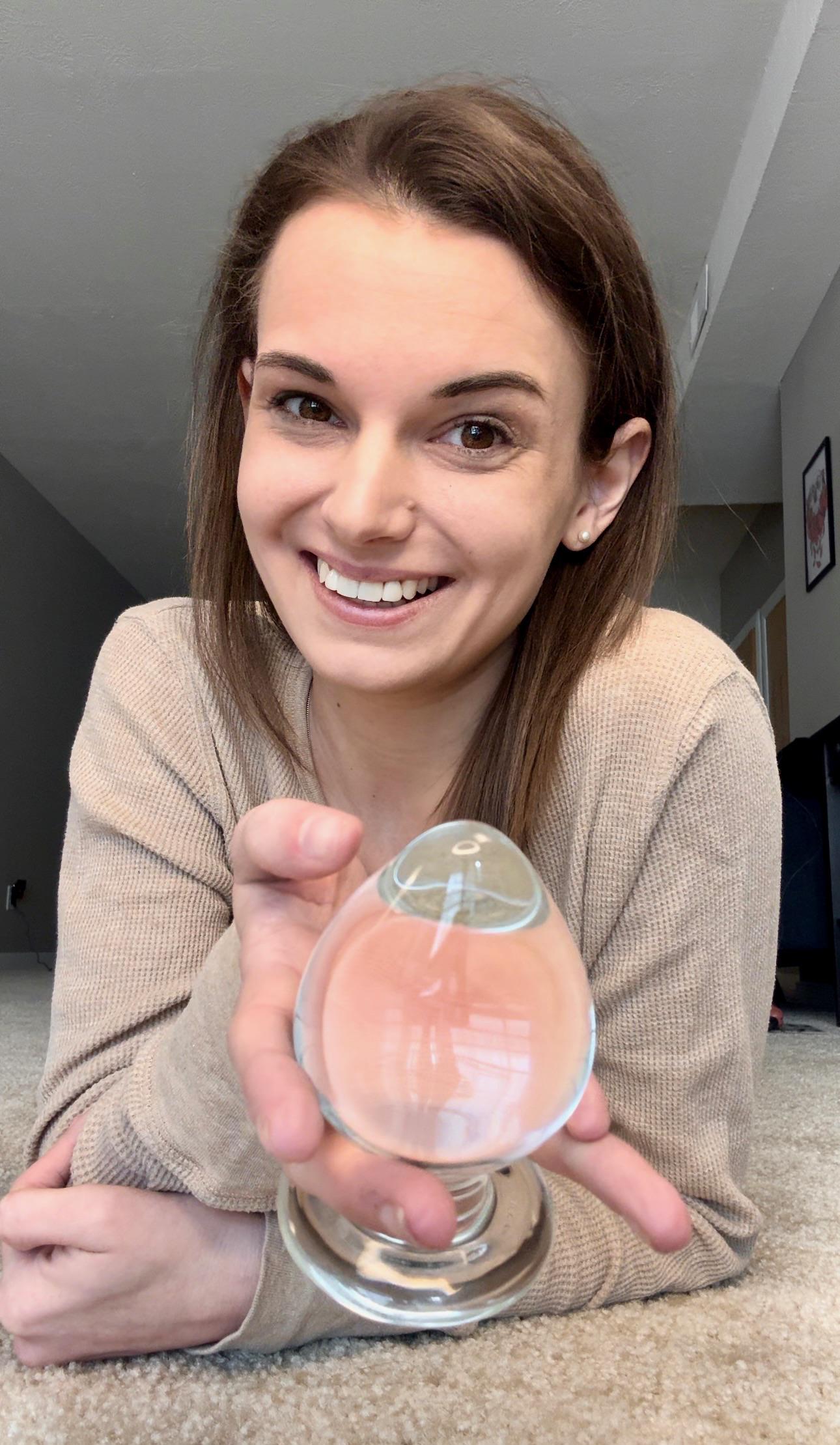 huge buttplug hentai