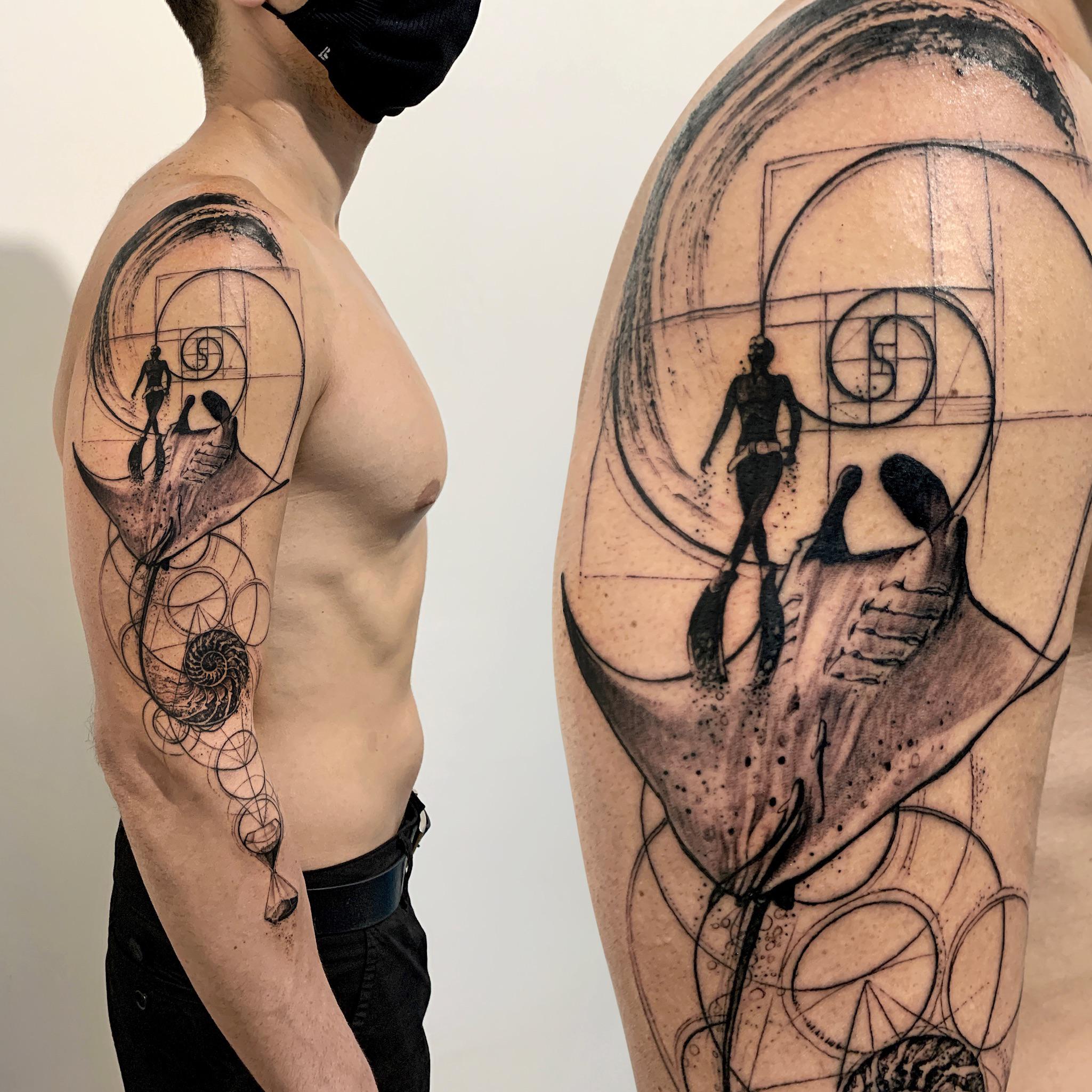My Manta Ray Guide, Me, Tattoo, Fine Lines, 2019 : R/Art 2049_x_2049_jpg