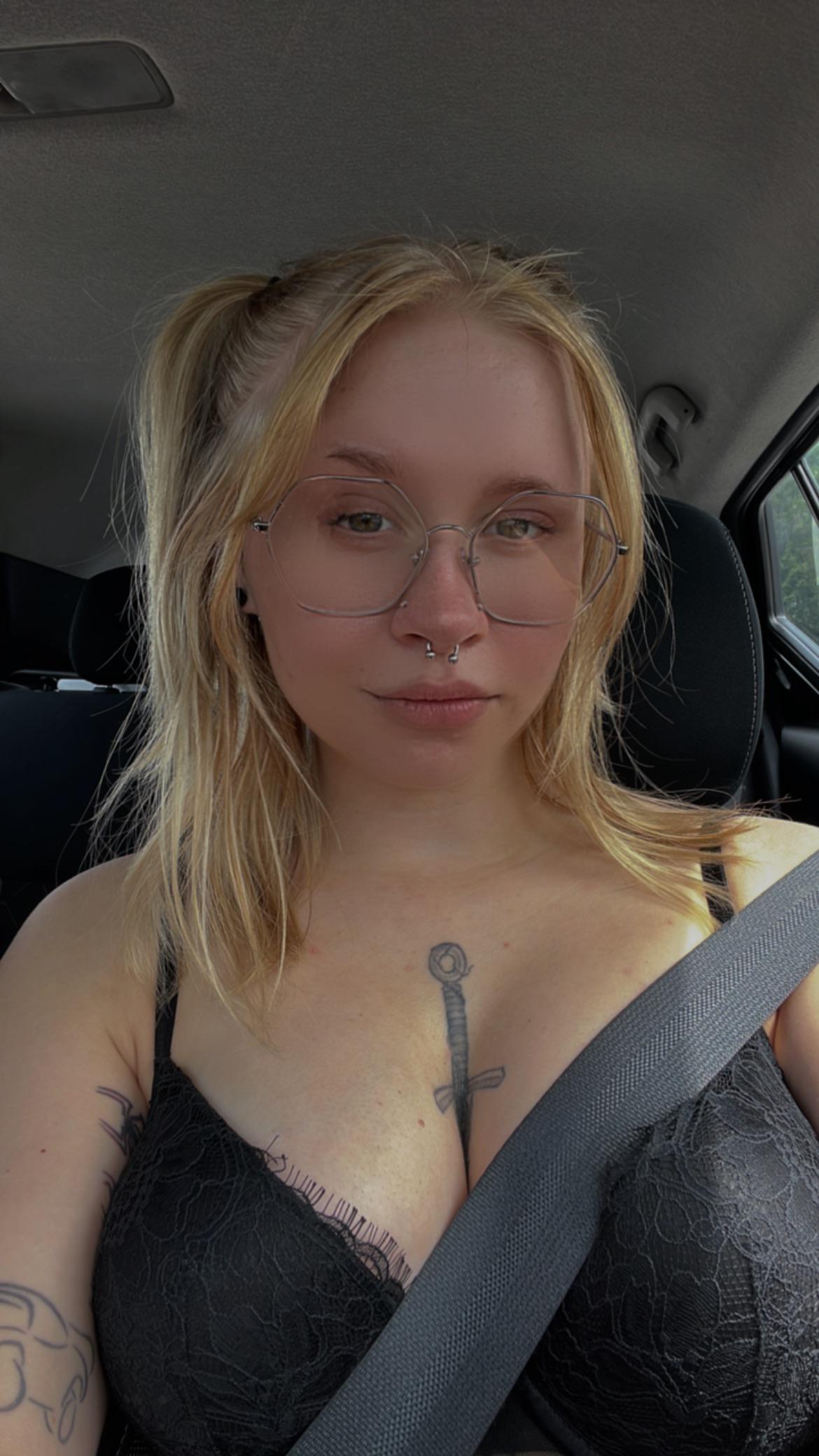 Blonde glasses onlyfans