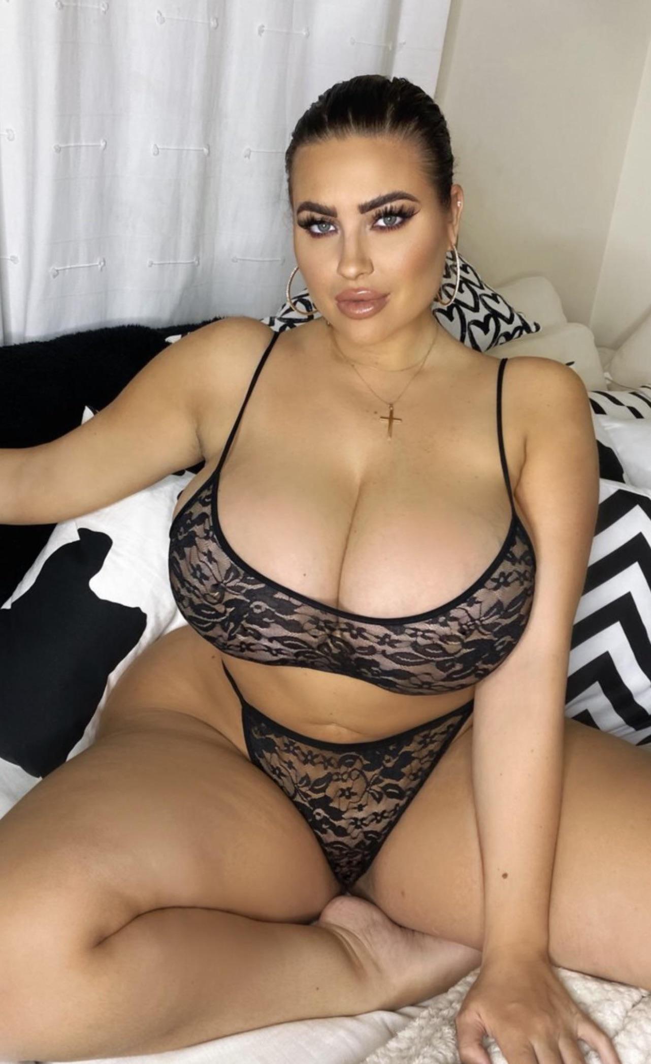 DJ Hannah B: Sensual and Provocative on OnlyFans!