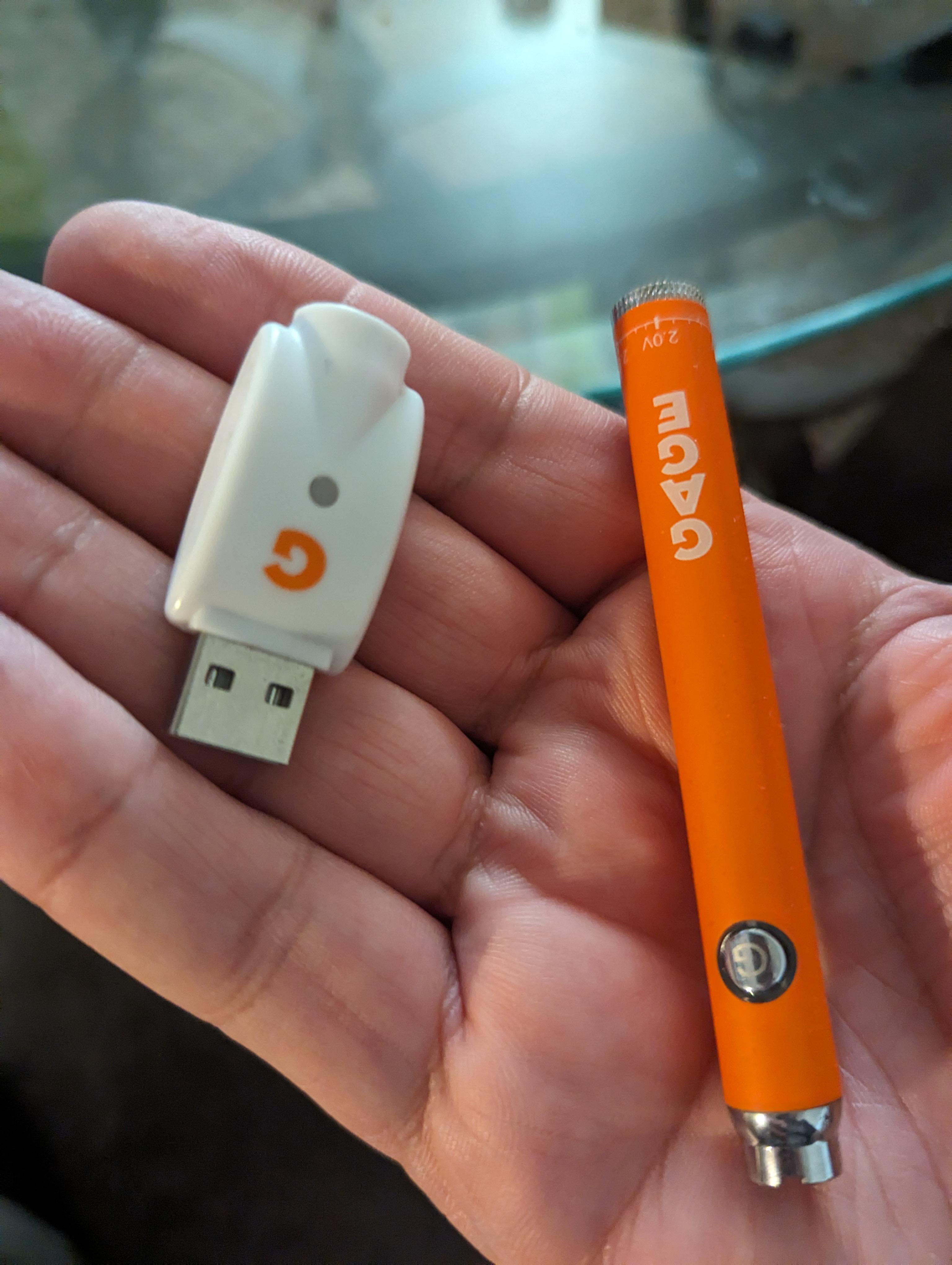 how to charge dab pen